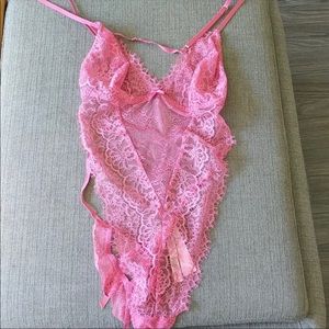 NWT LACE TEDDY VS PINK LARGE